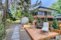 Stunning Mountain Views and Inviting Patio - Cozy Garden Retreat