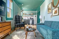 Private Entrances and Full Kitchens Await - Charming Retreat Hotels in North Charleston