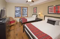 Balcony with Grill and Ski Access - Charming Ski Chalet