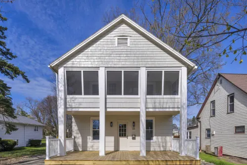 Peaceful 2BR | Yoga Space | Near Lake & Downtown Hotels in Euclid