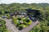 Drini Hills Hotel dekat Kukup Beach