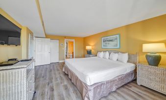 Outdoor Pool and Onsite Restaurant - 0224n12000kldfo97DC08 R 339 206 R5 D