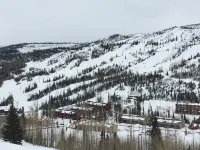 Ski in Ski Out Access and Cozy Clubhouse Amenities - Stunning Family Retreat