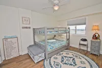 Swimming Pool and Scenic Marina Access - Spectacular Coastal Haven