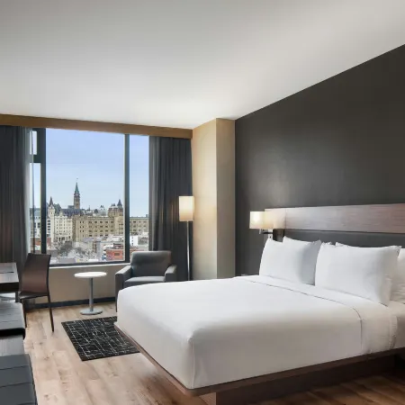 AC Hotel Ottawa Downtown Отели рядом с достопримечательностью «Торговый центр Rideau Mall»