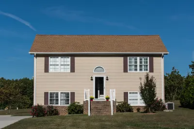 4 minutes to Liberty University Hotels near Lynchburg Regional Airport