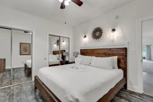 Modern Amenities with Pool and Balcony Access - Elegant Retreat Hotels in Horry County