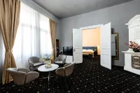 Palace Bulevard Inn