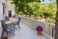 Panethimos House in Nature