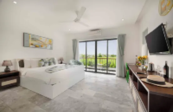 เจด ฮอยอัน ไรซ์ แพดดี้ส์