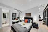 Melbourne Square Apartments