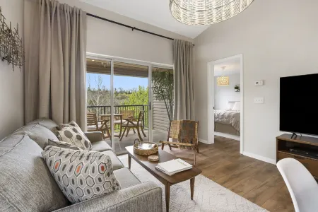 Whiskey's Hillside Retreat -Holiday Hills Branson - Golf Resort Отели в г. Скотт Тауншип