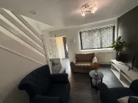 Close London City Airport- Petok - Free Parking Hotels in Dagenham