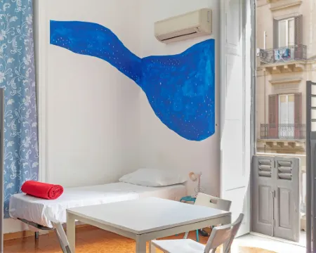 ア カーサ ディ アミーチ パレルモのホテル