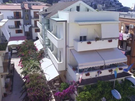 Hotel Mayor Отели в г. Сперлонга