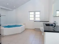 Modern Retreat by Water - by Traum Ferienwohnungen