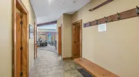 I Spy - Cozy Pet Friendly, Ski in/Ski Out Condo with Private Hot Tub