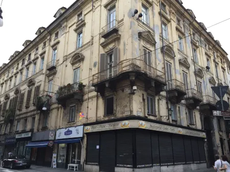 B&B Torino Très Chic Отели рядом с достопримечательностью «Santa Maria di Piazza»