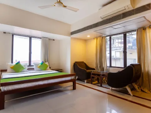 Treebo Time Square海濱大道