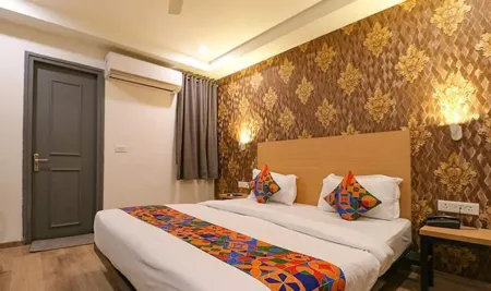 Via la Serene - Near Yamuna Sports Complex Отели рядом со станцией Anand Vihar