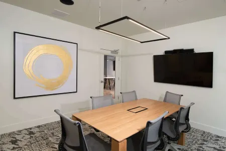 Modern Studio by the Ocean · Pool · Gym · Hot Tub · BBQ · Free Parking Отели рядом с достопримечательностью «Fisherman's Village»