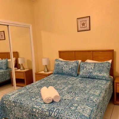 S2 BP Steps to Beach Car Value Service Hotels in West Bay