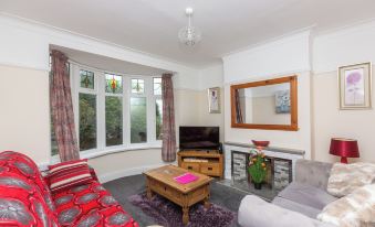 Superior Three Bedroom House with Sea View