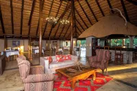 Kubu Bush Lodge
