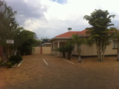 Cycad Palm Guest House Hotéis em Palapye