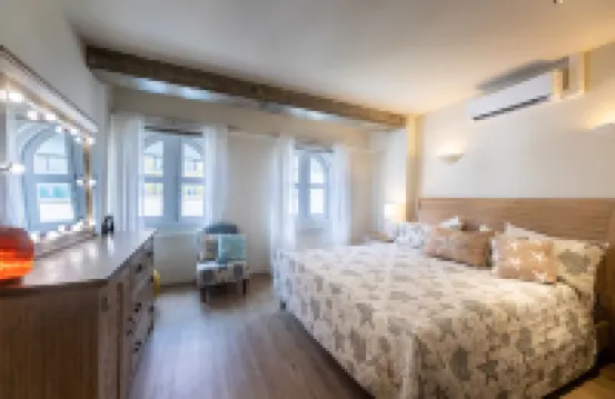 La Casa Amarilla Apartments