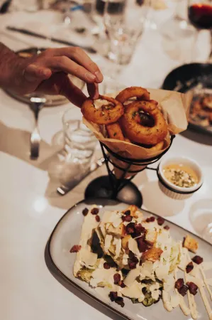 Au Sommet du Lac Magog Отели в г. Мейгог