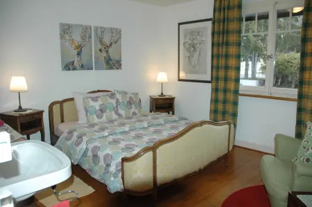 Chalet la Griotte Отели в г. Эгль