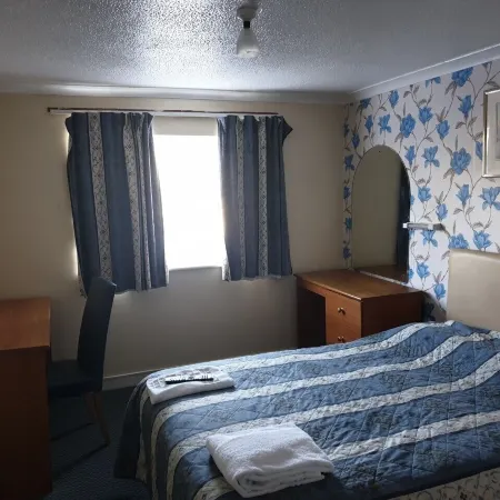 Elmhurst Hotel