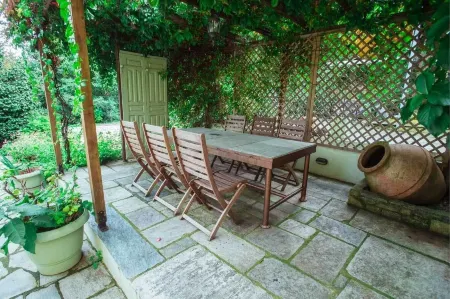 Ellis Full Guest House Отели в г. Tsagkarada