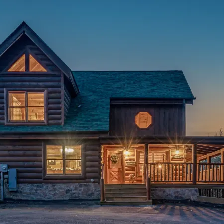 Summer Special! Nerf Party, Pool, HotTub, Pet Friendly