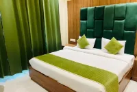 Hotel Global Inn - Few Steps Walk to Golden Temple - Pensions