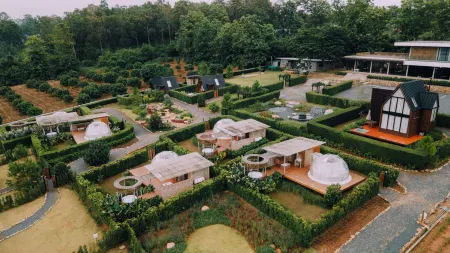 THE CAMPIAN Отели рядом с достопримечательностью «Wat Cham PI»