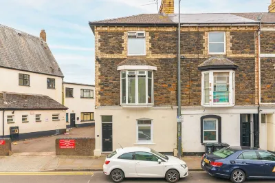 Crescent Apartments Hotels near Newport Friars Walk (Stand 7)