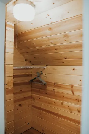 Charming Franklin House: Close to Campus, Sleeps 6 Отели рядом с достопримечательностью «Государственный университет Айова»