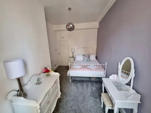 Rose Apartment 2-Bed Apt Sleeps 4 Town Centre Ayr