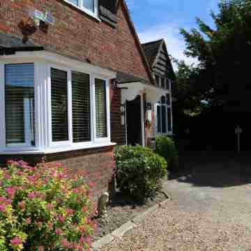 Debden Guest House Hotel Exterior