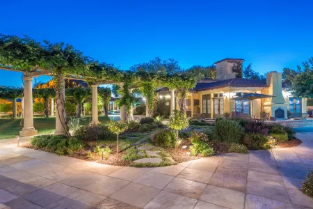 CaliPaso Winery & Villa Отели в г. Пасо Роблс