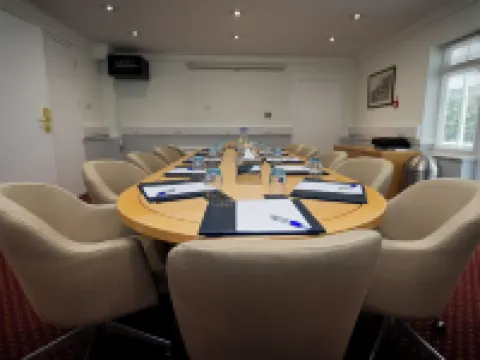 เบซิงสโตค โฮเทล โรงแรมในHook