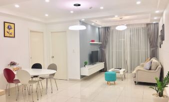 Modern Apartment in Scenic Valley Phu My Hung D7