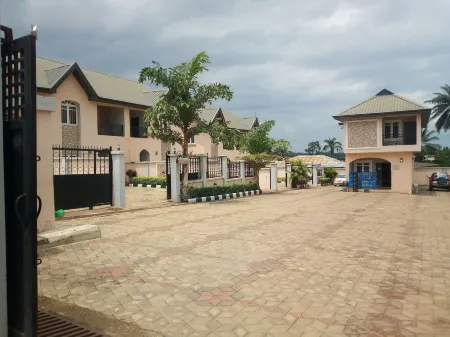 Bayse One Place Jericho