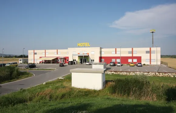 偉恩蘭德唐納斯基酒店