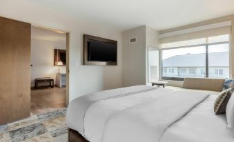 Cambria Hotel Charleston Riverview