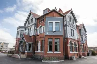 Gwesty Links Hotel dekat West Shore Beach