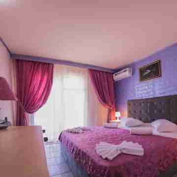 Voila Mamaia Rooms