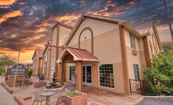 The Monarch Inn